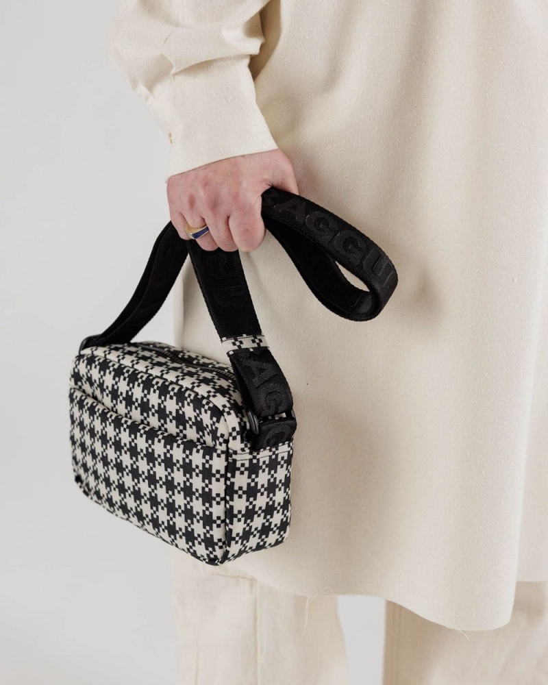 Black & White Pixel Gingham Baggu Camera | 967-ORSIMV