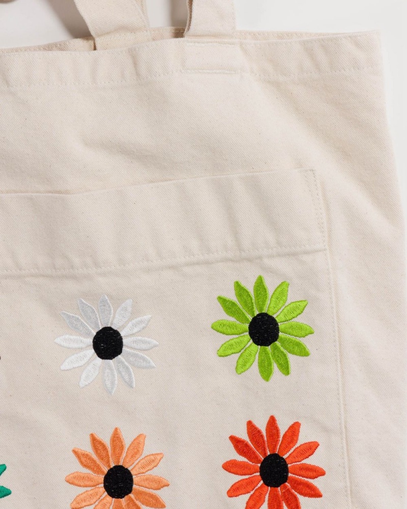 Embroidered Daisy Baggu Giant Pocket | 752-BIAHOQ