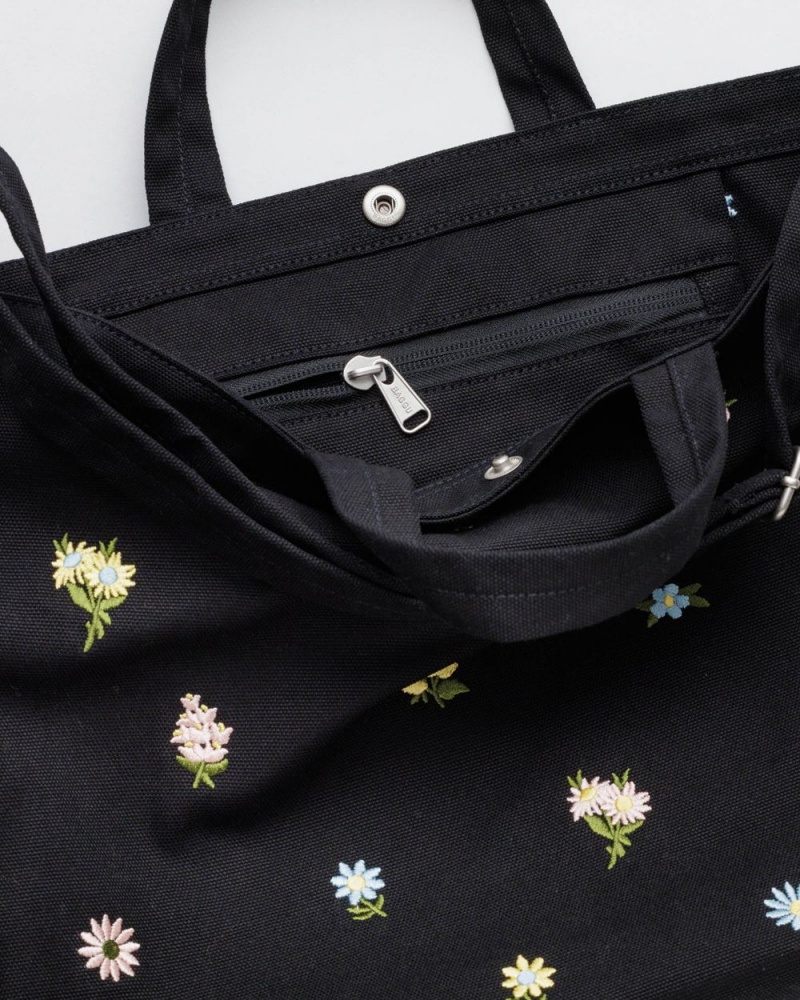 Embroidered Ditsy Floral Black Baggu Horizontal Duck | 752-CLKHPX