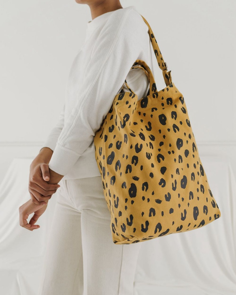 Leopard Baggu Duck | 184-ODXNJC