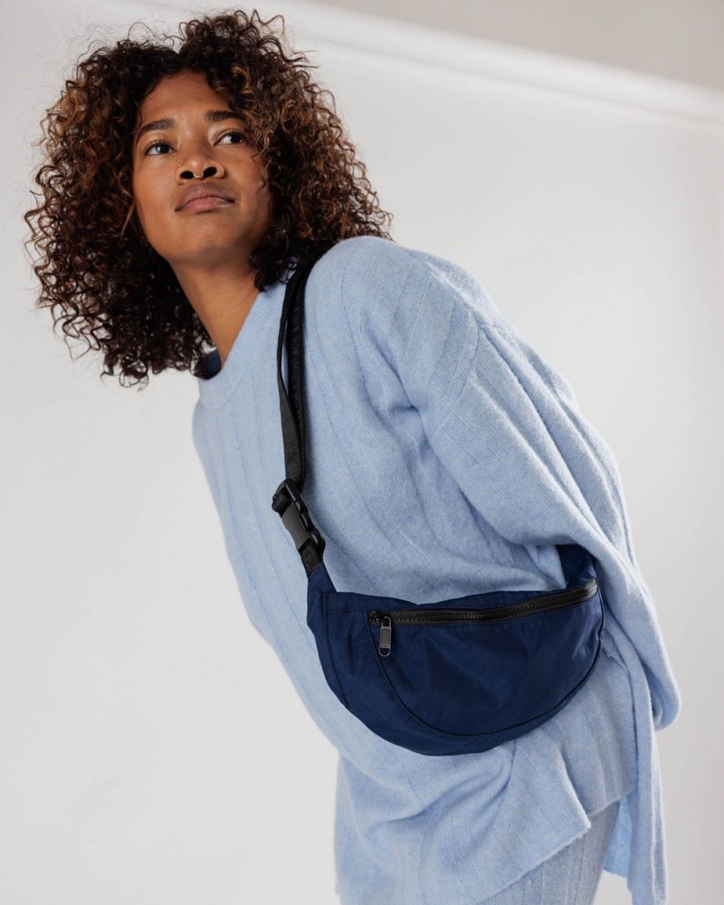 Navy Baggu Crescent Fanny Pack | 278-JZXTEB