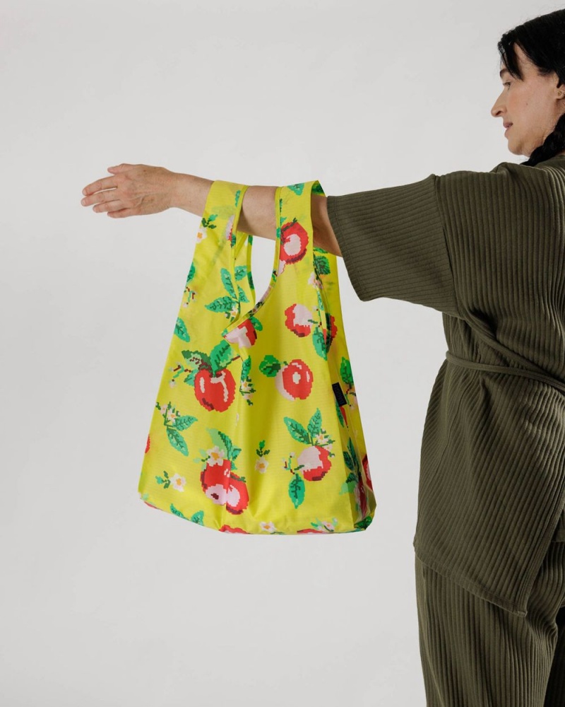 Needlepoint Apple Baggu Standard | 841-DQATMF