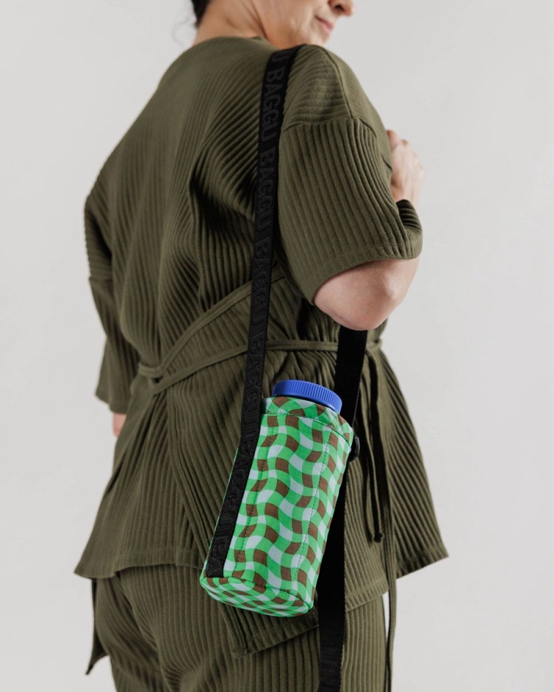 Wavy Gingham Green Baggu Puffy Water Bottle Sling | 483-OCLSXE